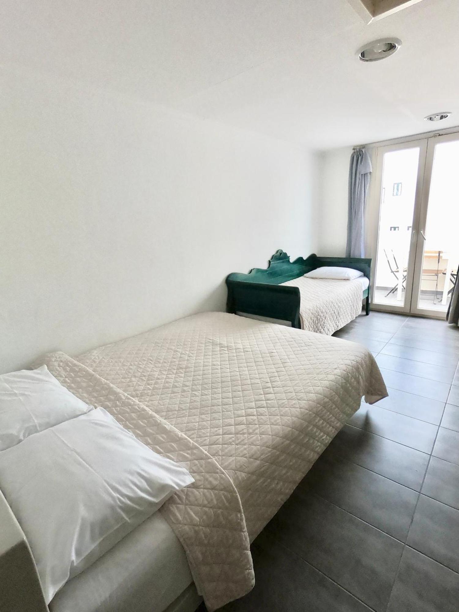 Anny Studios & Rooms Perissa Beach Eksteriør billede